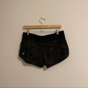 LULULEMON SPEED UP CAMO SHORT 8
